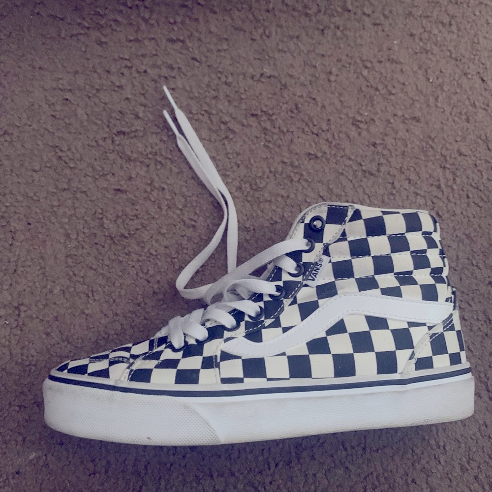 Women’s shoes size 6 1/2 available in Lehigh valley area